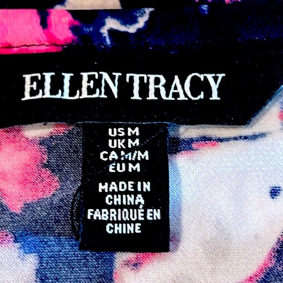 Ellen Tracy Sleeveless flower design dress. Size Medium with belt - Picture 7 of 7